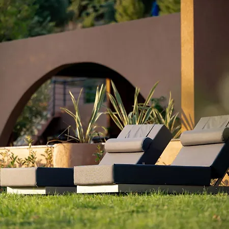 Луксозна вила Akti Elia Chalkidiki With Private Pools *
