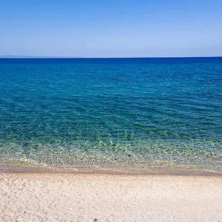 Луксозна вила Akti Elia Chalkidiki With Private Pools *