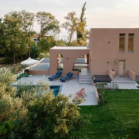 Луксозна вила Akti Elia Chalkidiki With Private Pools *