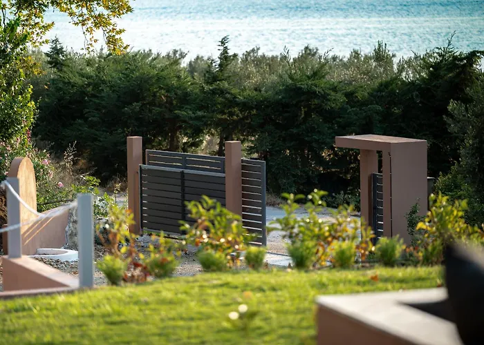 Akti Elia Chalkidiki With Private Pools 니키티